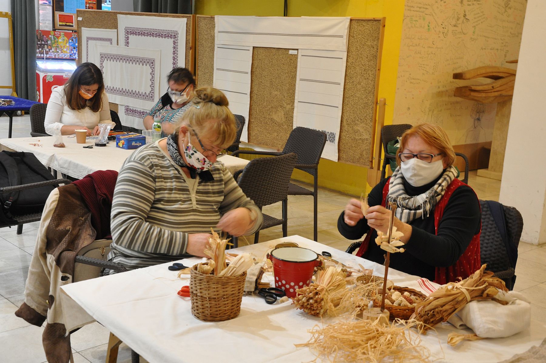 Ütőfás mézeskalácsban, gyöngyláncban és csutkamadarakban élt a népművészet